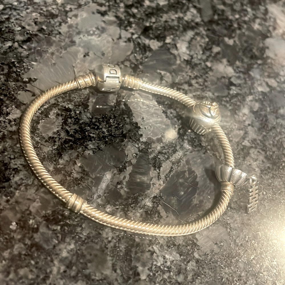 Pandora bracelet - Picture 2 of 2